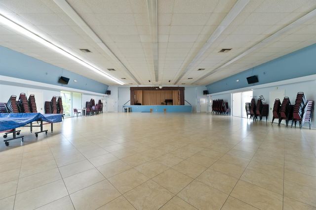 32 Abbey Lane 205, Delray Beach, FL 33446