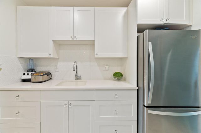 32 Abbey Lane 205, Delray Beach, FL 33446