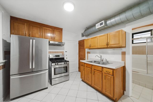 2448 N Keeler Avenue Garden, Chicago, IL 60639