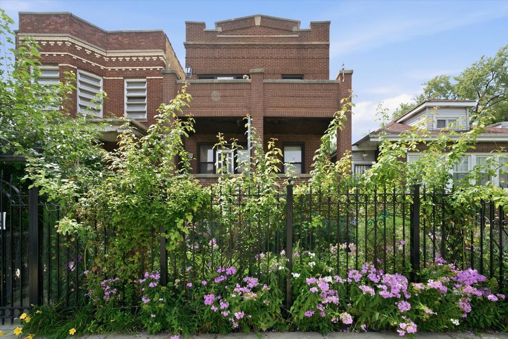 2448 N Keeler Avenue Garden, Chicago, IL 60639