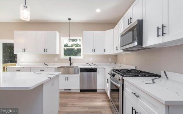 409 CRESCENT BLVD, Millville, NJ 08332