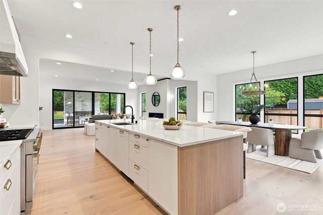 6702 123rd Avenue NE, Kirkland, WA 98033