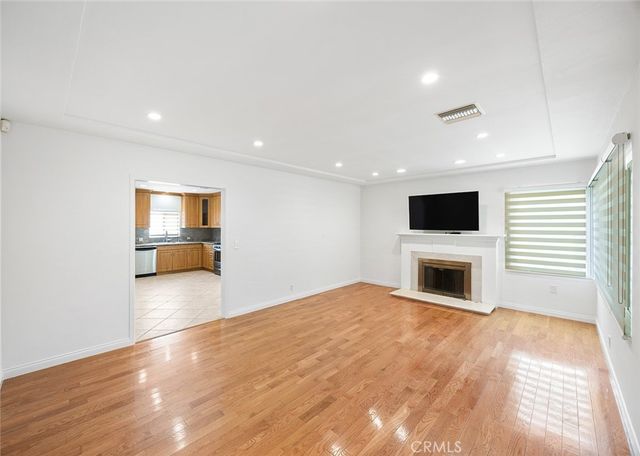 826 E Olive Avenue, Burbank, CA 91501