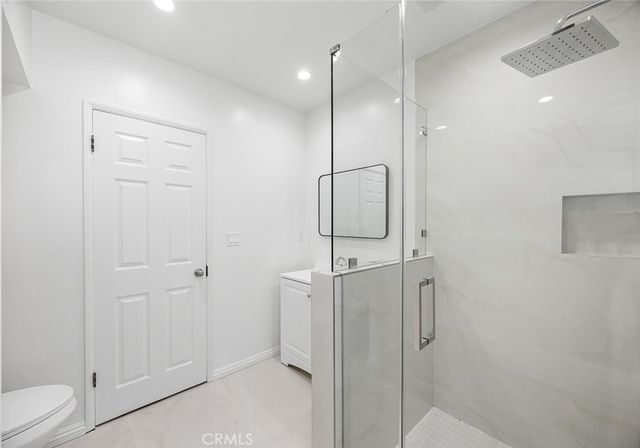 826 E Olive Avenue, Burbank, CA 91501