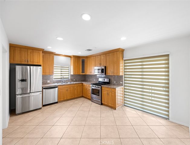 826 E Olive Avenue, Burbank, CA 91501
