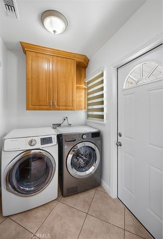 826 E Olive Avenue, Burbank, CA 91501