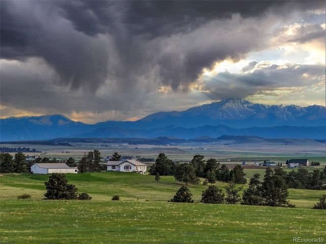 30333 Kootney St, Elizabeth, CO 80107