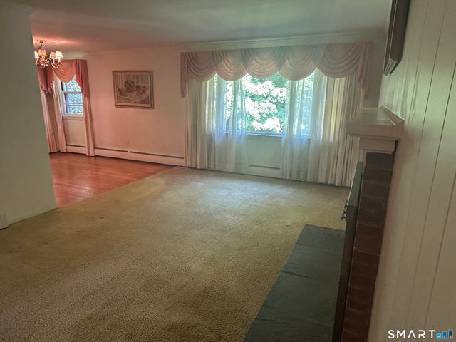 28 Clearview Circle, Naugatuck, CT 06770