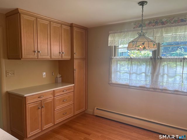 28 Clearview Circle, Naugatuck, CT 06770