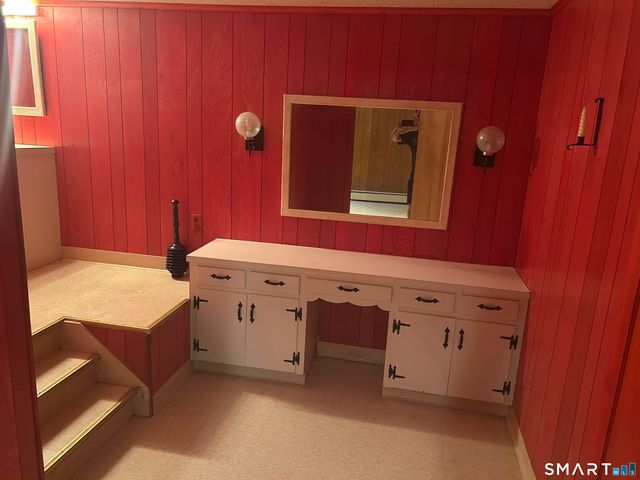 28 Clearview Circle, Naugatuck, CT 06770