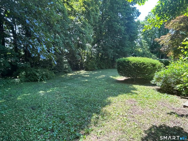 28 Clearview Circle, Naugatuck, CT 06770