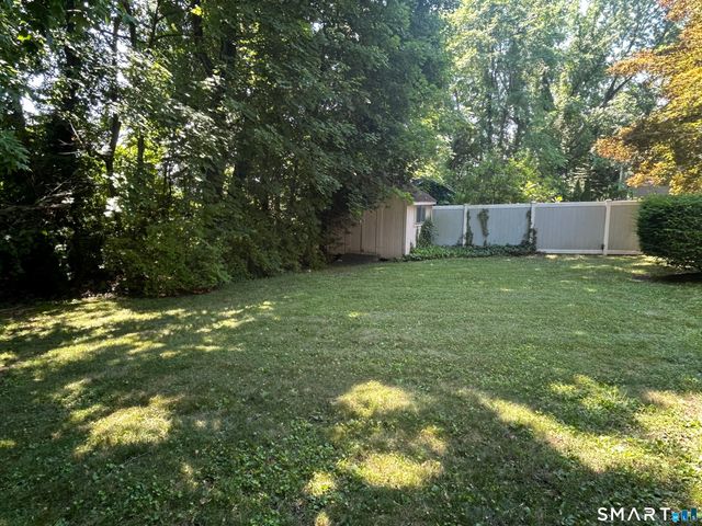 28 Clearview Circle, Naugatuck, CT 06770
