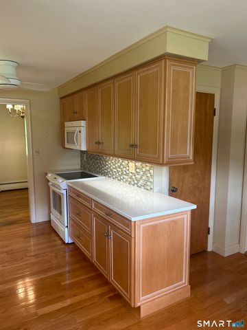 28 Clearview Circle, Naugatuck, CT 06770