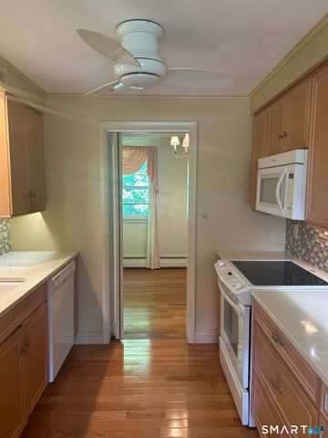 28 Clearview Circle, Naugatuck, CT 06770