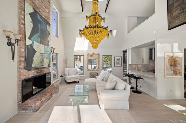 11 Sandown Court, Wainscott, NY 11975