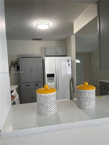 2705 SE 17th Avenue, Cape Coral, FL 33904