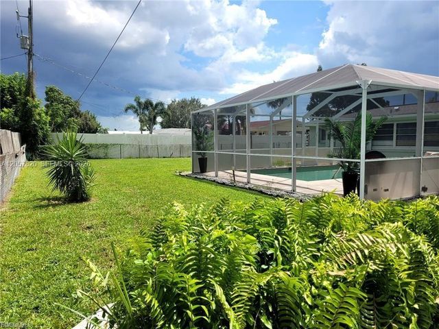 2705 SE 17th Avenue, Cape Coral, FL 33904