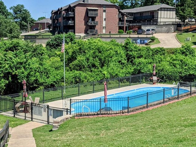 150 Sunken Forest Drive 4-157, Forsyth, MO 65653