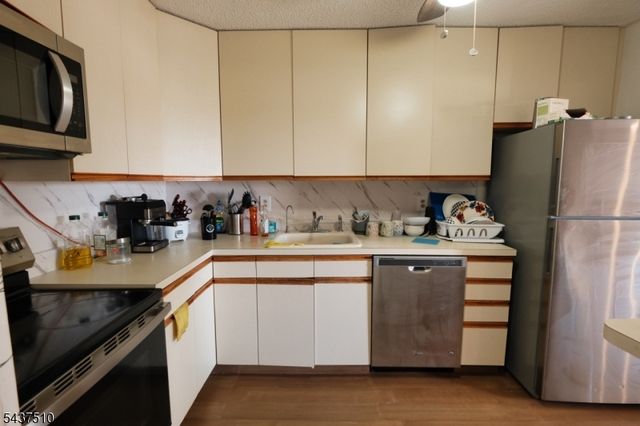 10 N Wood Ave 519, Linden City, NJ 07036