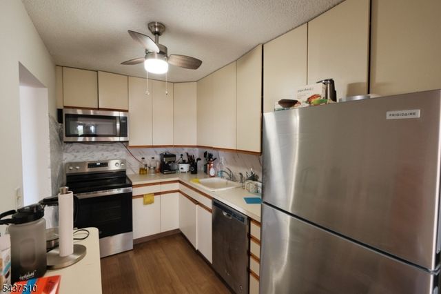 10 N Wood Ave 519, Linden City, NJ 07036