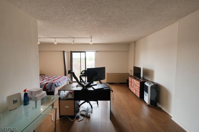 10 N Wood Ave 519, Linden City, NJ 07036