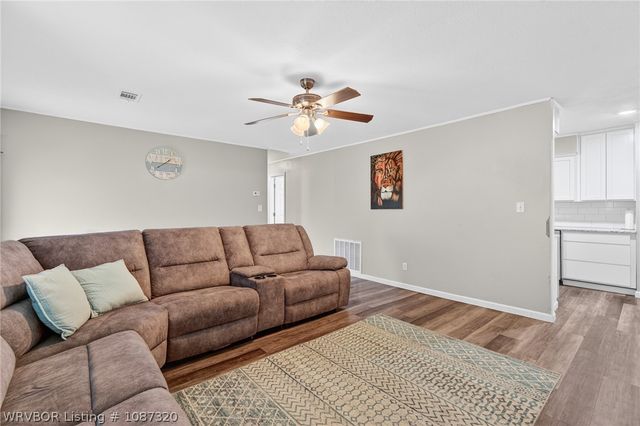 2438 Dora Road, Van Buren, AR 72956