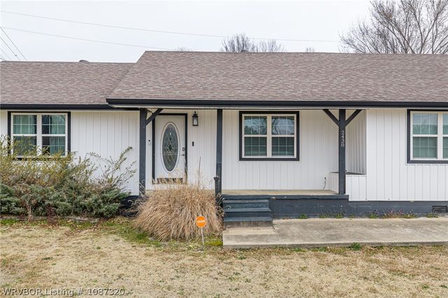 2438 Dora Road, Van Buren, AR 72956