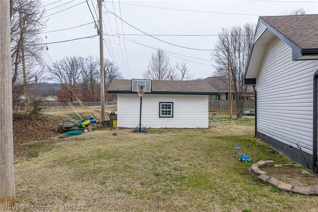 2438 Dora Road, Van Buren, AR 72956