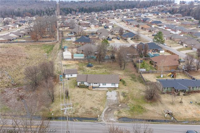 2438 Dora Road, Van Buren, AR 72956