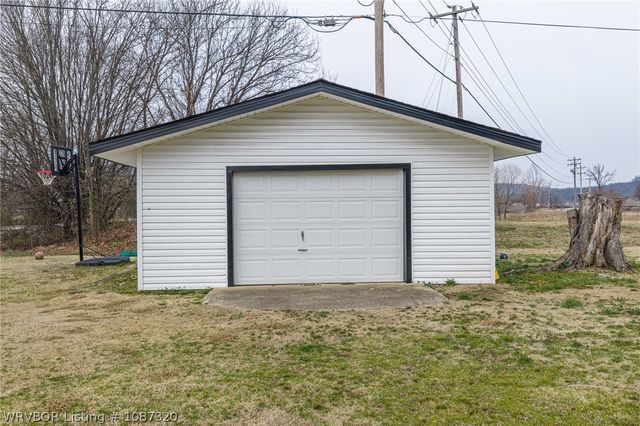 2438 Dora Road, Van Buren, AR 72956