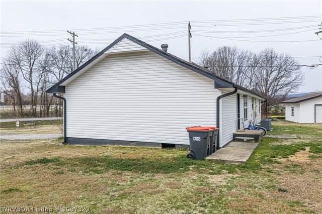 2438 Dora Road, Van Buren, AR 72956