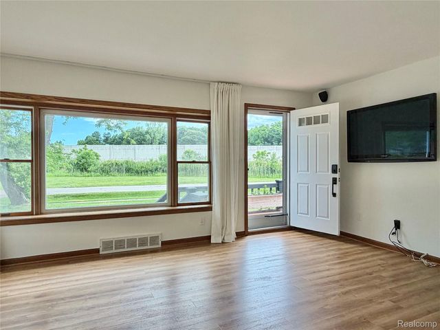 306 Michelson Road, Rochester Hills, MI 48307