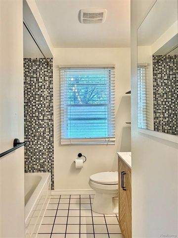 306 Michelson Road, Rochester Hills, MI 48307
