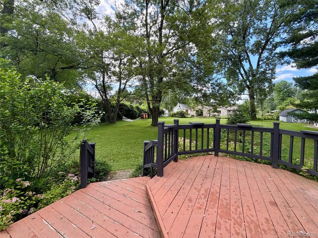 306 Michelson Road, Rochester Hills, MI 48307