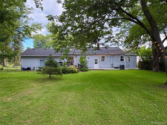 306 Michelson Road, Rochester Hills, MI 48307
