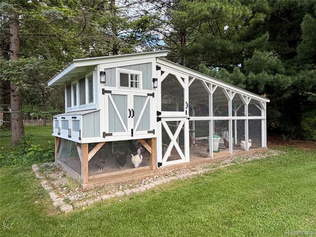 306 Michelson Road, Rochester Hills, MI 48307