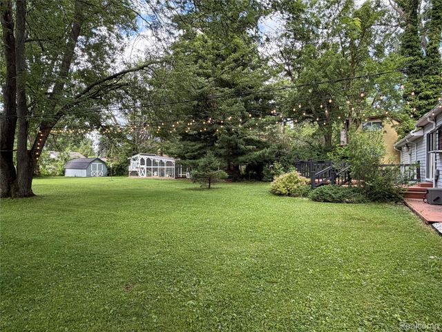 306 Michelson Road, Rochester Hills, MI 48307