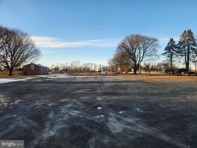 1172 MOUNT JOY RD, Manheim, PA 17545