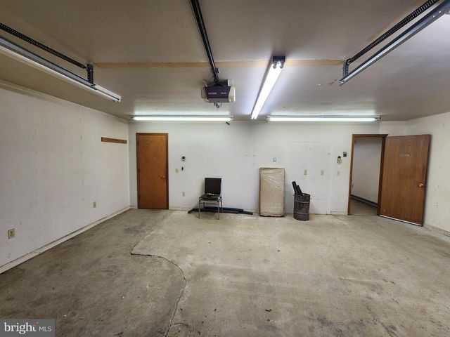 1172 MOUNT JOY RD, Manheim, PA 17545