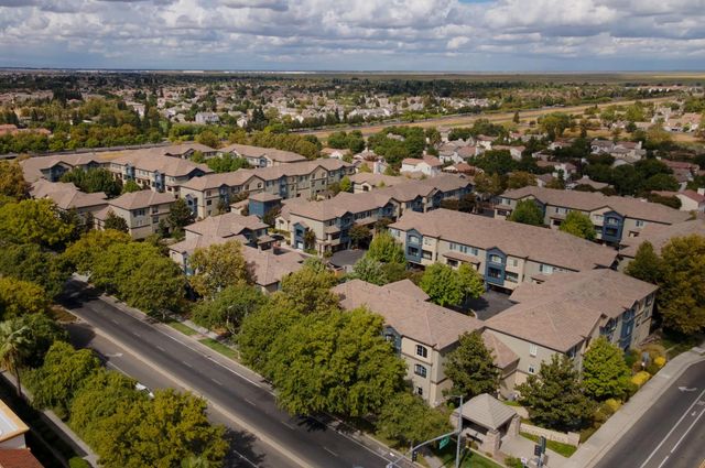 2001 Club Center Dr #2107, Sacramento, CA 95835