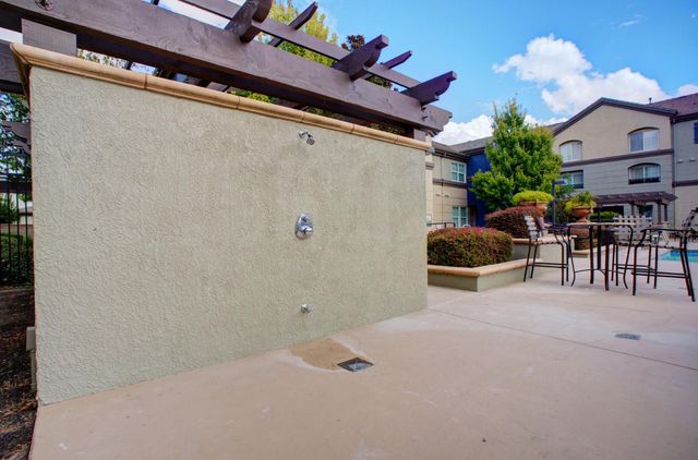 2001 Club Center Dr #2107, Sacramento, CA 95835