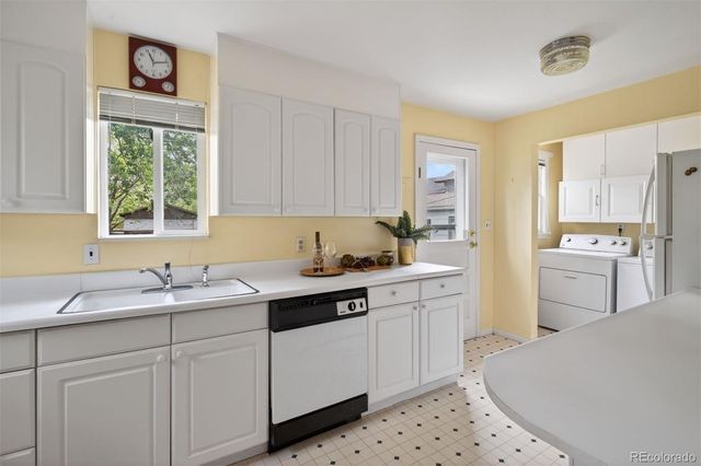 2220 East Street, Golden, CO 80401