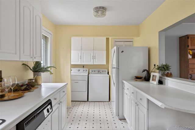2220 East Street, Golden, CO 80401