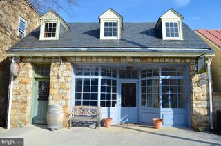 13 & 15 S MADISON ST S, Middleburg, VA 20117