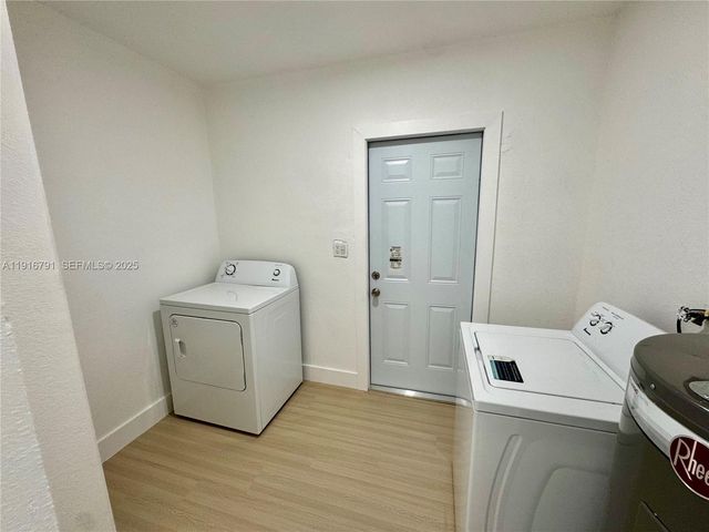 4111 NW 192nd St, Miami Gardens, FL 33055