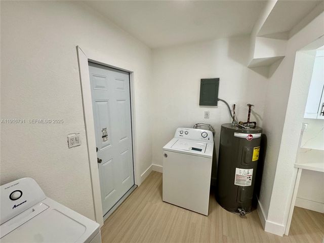 4111 NW 192nd St, Miami Gardens, FL 33055