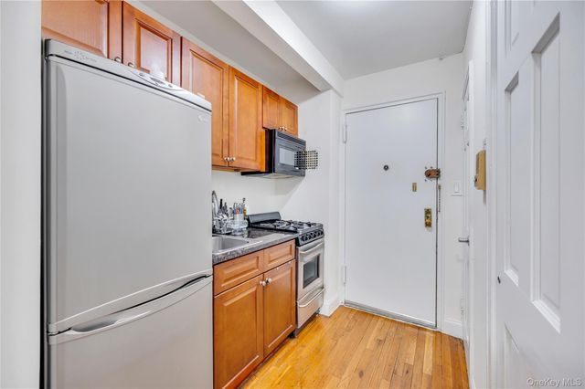 84-50 169th Street 410, Jamaica Hills, NY 11432