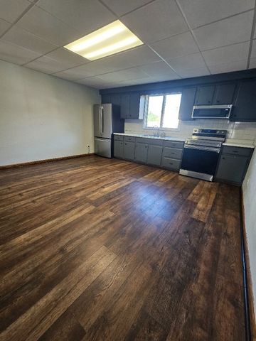 113 S 13th St, Jeannette, PA 15644