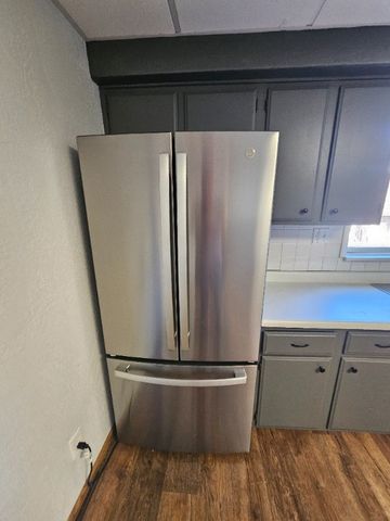 113 S 13th St, Jeannette, PA 15644