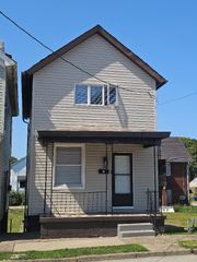 113 S 13th St, Jeannette, PA 15644